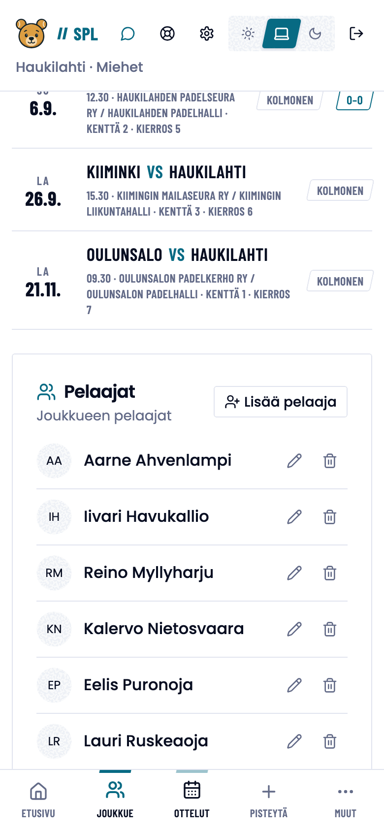 Pelaajat-kortti: joukkueen kahdeksan pelaajaa, kunkin rivillä kynä- ja roskakorikuvake.